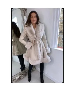 Eco pelliccia - Beige - Lunga - Collo pelliccia