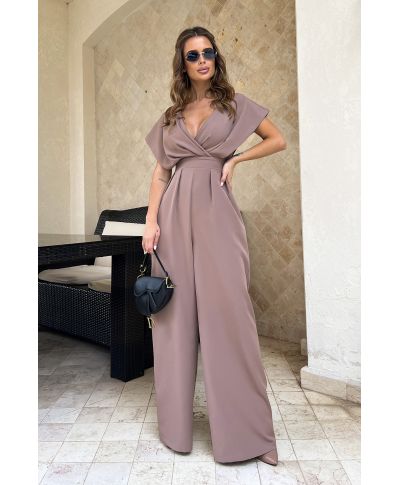 KOMBINEZON Z ZAKRYTYMI RAMIONAMI