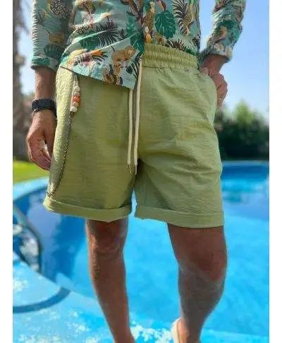 Bermuda uomo, slim - Colore verde acido con laccio