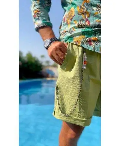 Bermuda uomo, slim - Colore verde acido con laccio