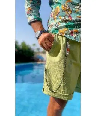 Bermuda uomo, slim - Colore verde acido con laccio