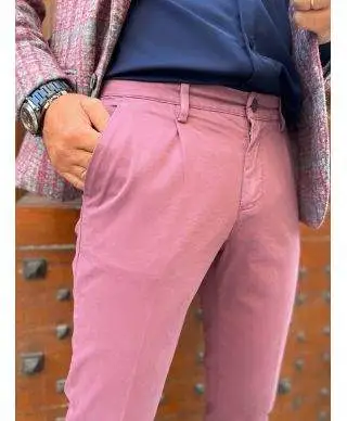 Pantaloni uomo rosa, Paul Miranda