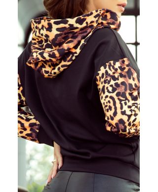  279-2 Bluza kangurka z kapturem - czarna z panterkowymi wstawkami 