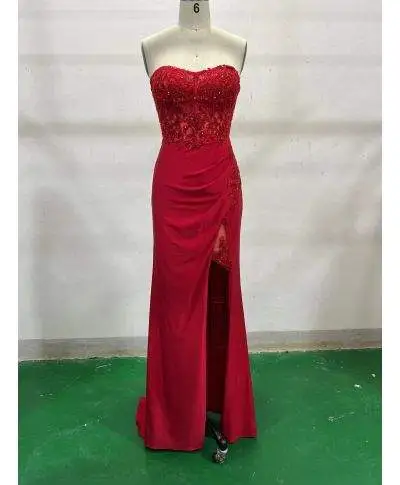 Abito da sera, lungo – Rosso - Corsetto in pizzo - spacco profondo