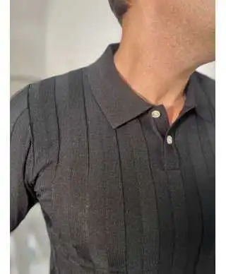 Polo uomo, nera con riga tinta su tinta