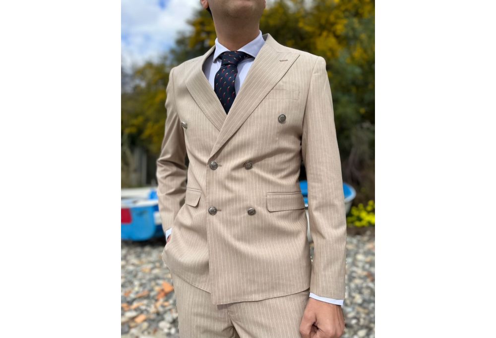 Matrimonio di Giorno: Completo Elegante o Abito da Uomo? Scopri il Look Perfetto per Essere il Miglior Invitato! Matrimonio di Giorno: Completo Elegante o Abito da Uomo? Scopri il Look Perfetto per Essere il Miglior Invitato!